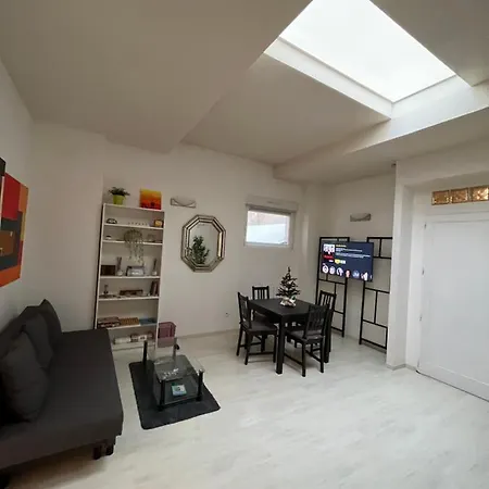 Apartment Superbe 2p Proche Centre Avec Nouvelle Literie Et Parking Gratuit Dans La Rue