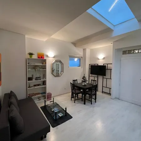 Superbe 2p Proche Centre Avec Nouvelle Literie Et Parking Gratuit Dans La Rue Apartamento